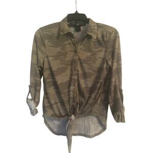 NWOT Project 28 Women's Camo Knit Button Front Blouse Adjustable Sleeve Sz Med